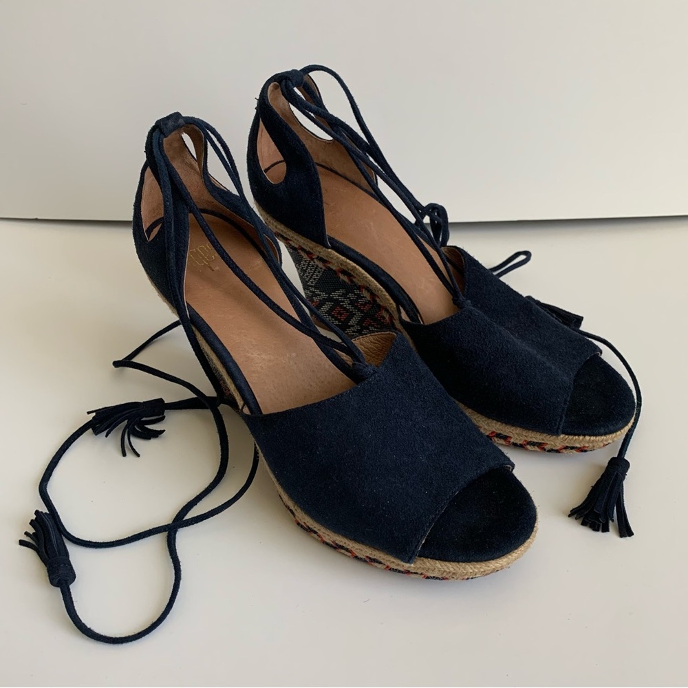 CAbi Isla Wedge Sandals Size 9M Navy Blue Ikat Suede Ankle Tie Tassels - Picture 2 of 11